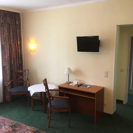 Goldener Hahn Hotel 3*