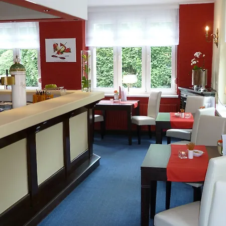 Goldener Hahn 3*
