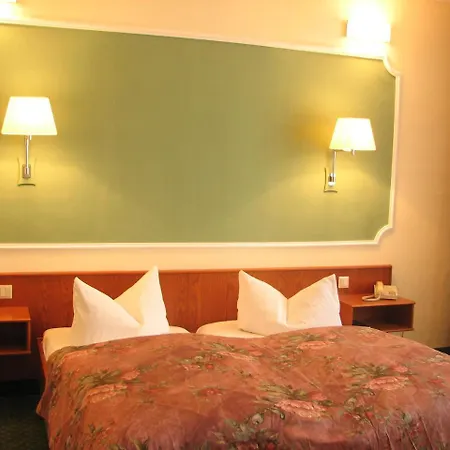 Hotell Goldener Hahn